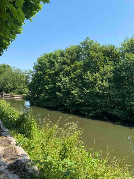 Appartement Les Rives De L'indre. Parking Gratuit. Lit 160cm Châteauroux